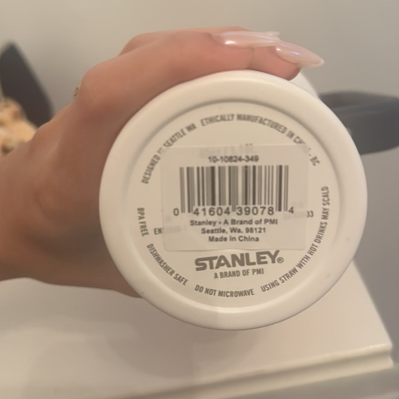 Brand new abstract Stanley 40 oz tumbler - Picture 5 of 5